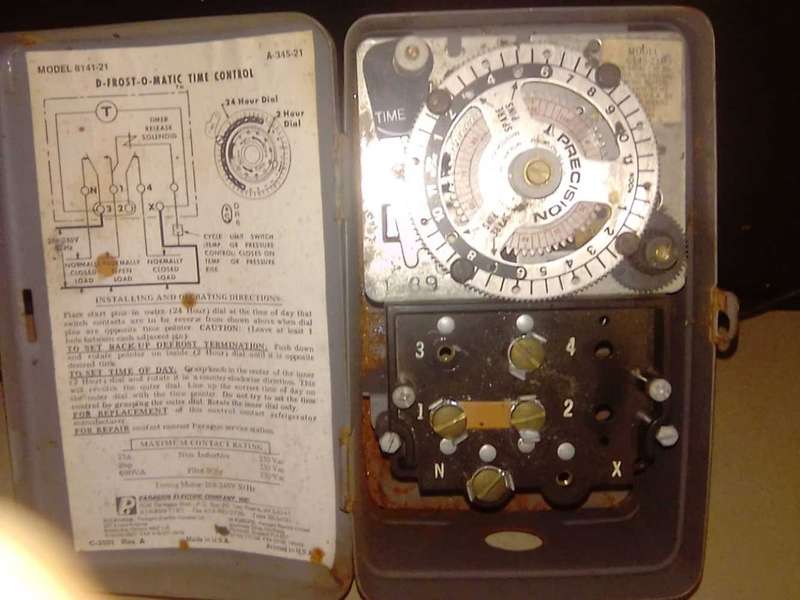 D-FROST-O-MATIC TIME CONTROL TIMER.  MODEL 8141-21