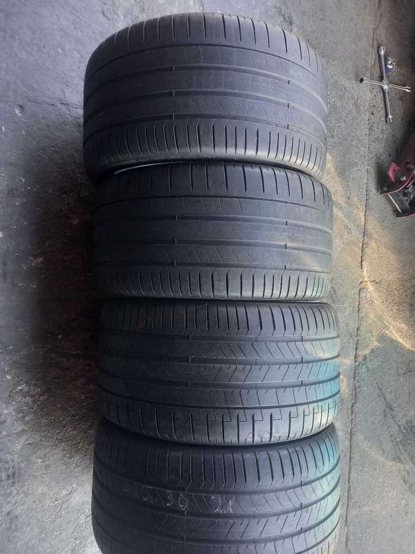 315/30/21 Pirelli Pzero. 80% Life