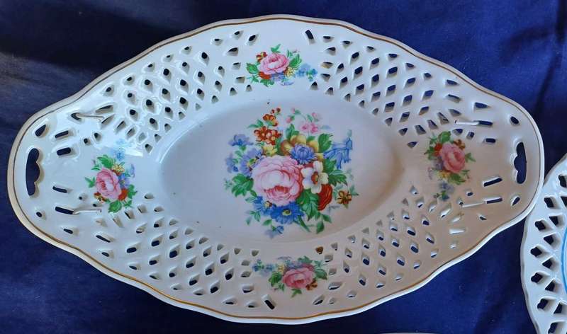 3 x Vintage plates/bowls