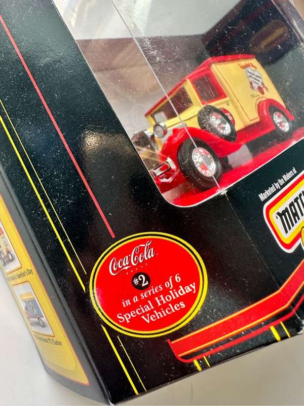 VINTAGE - 1999 MATCHBOX COLLECTIBLES - 1930 FORD MODEL A VALENTINES DAY - TRADITIONAL SCALE