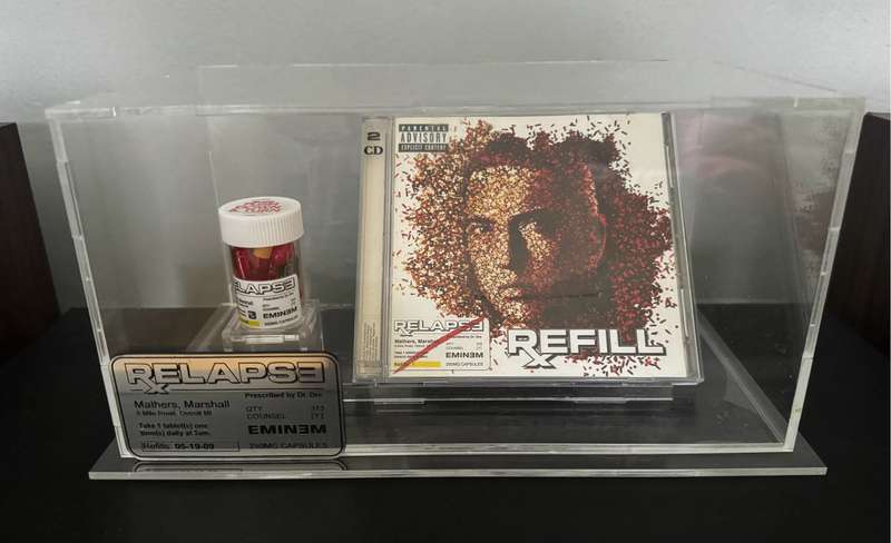 EMINEM Display