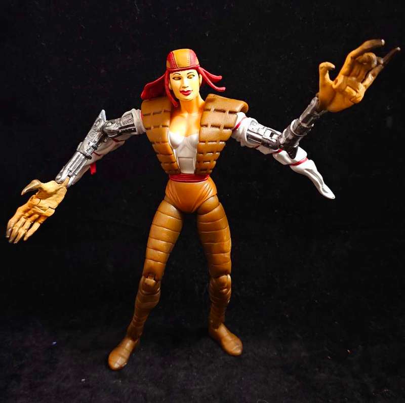 ToyBiz Marvel Legends Lady Deathstrike