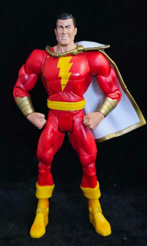 Mattel DC Universe Classics Captain Marvel (Shazam)