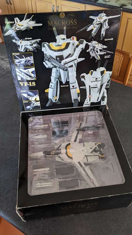Yamato 1/48 Macross Robotech VF-1S Roy Focker
