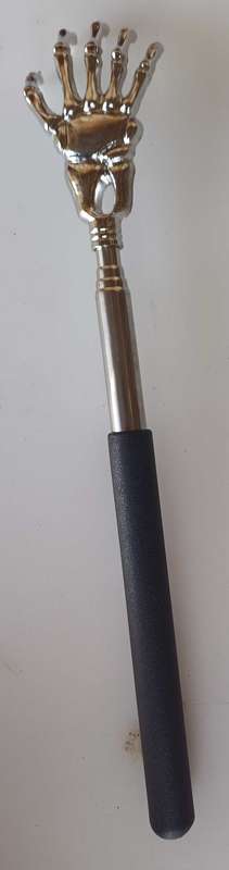 Telescopic back scratcher