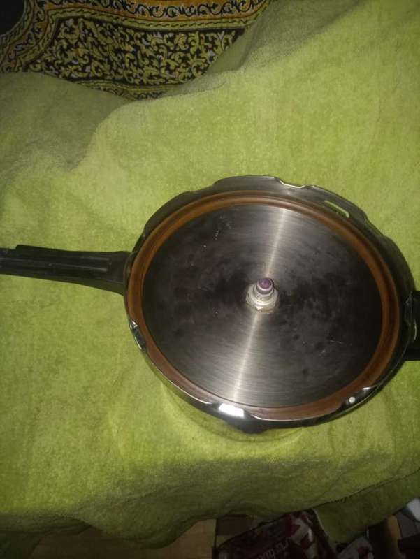 Duraware pressure cooker