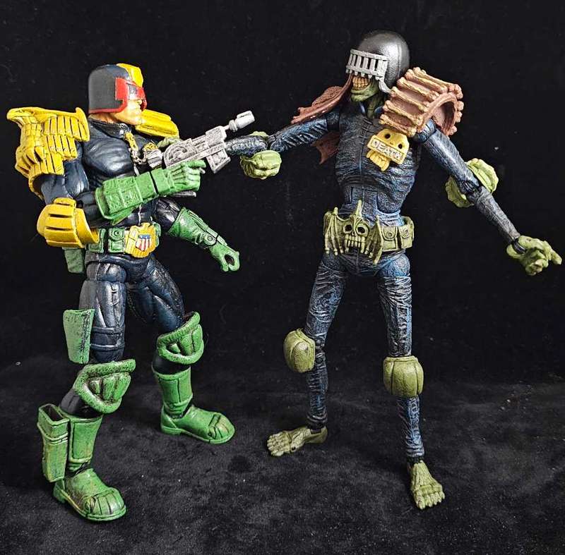 ToyBiz Legendary Comic Book Heroes Judge Dredd vs Judge Death