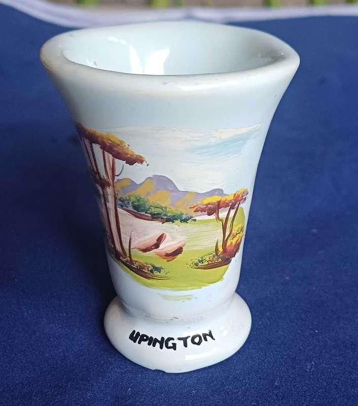 Upington small cup