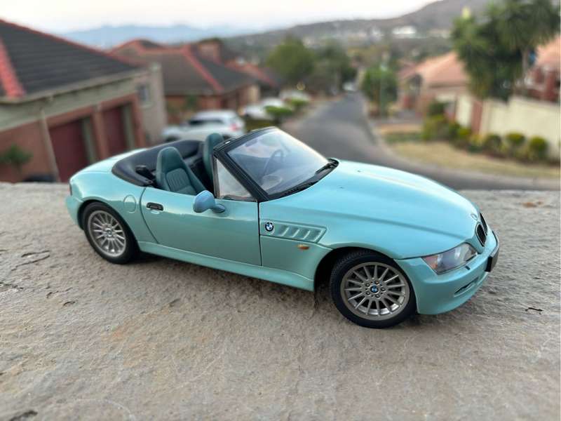 1999 BMW Z3 E36/7 ROADSTER 2.8 MINT GREEN UT MODELS 1/18 Diecast model