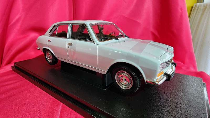 Peugeot 504 (Welly 1:18)