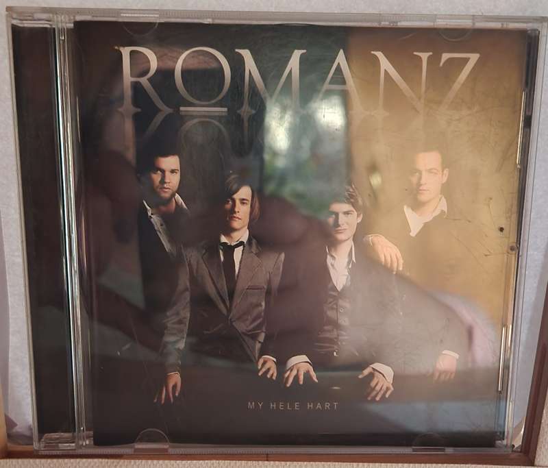 Romanz     696