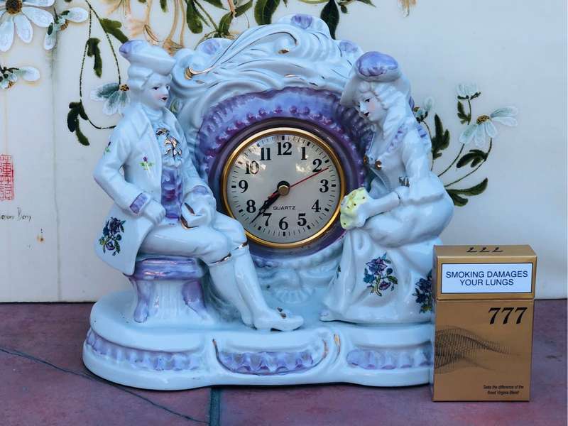 Stunning ceramic clock with a quartz movement