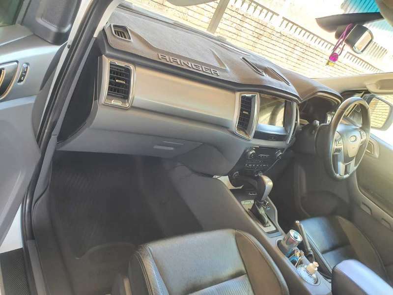 Ford Ranger/Raptor Heavy Duty Moulded Mats