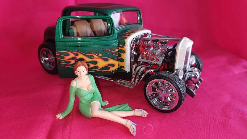 Hot / Street Rod (1:18)