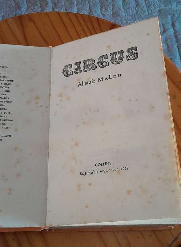 Circus-Alastair MacLean