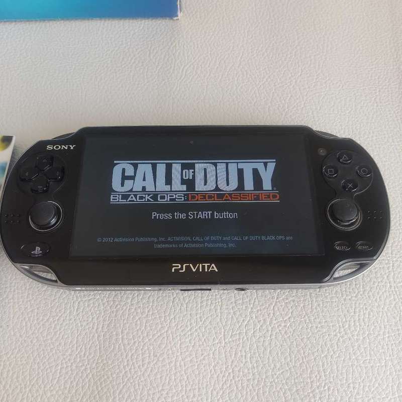 Sony Ps Vita Oled PCH 1003 Black Ops wi fi bundle