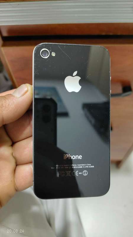 iPhone 4 32GB black color (Pre owned) on SALE !!!