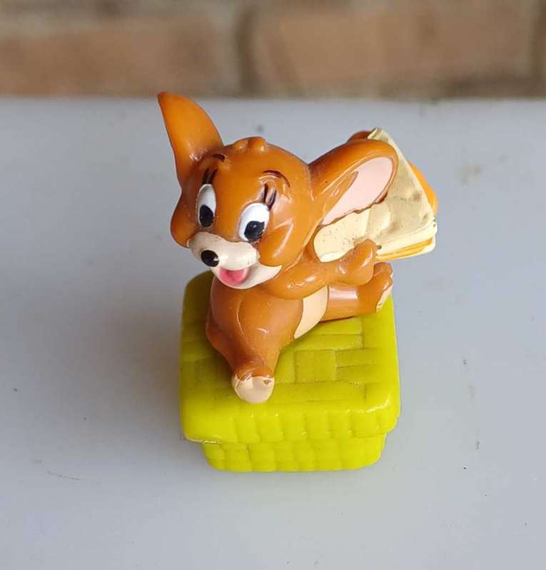Small Jerry meal toy