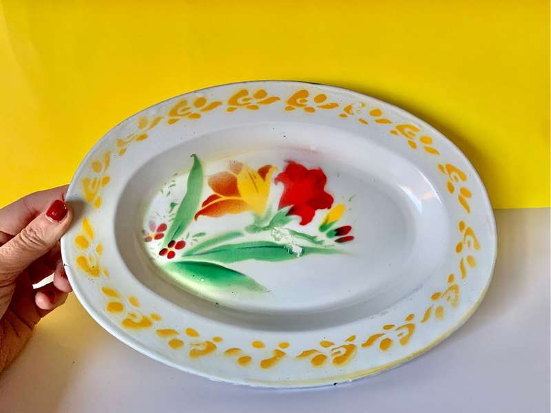 Enamel oval tray