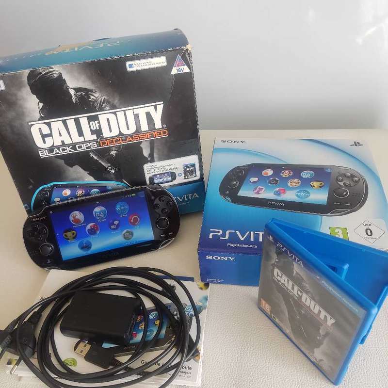 Sony Ps Vita Oled PCH 1003 Black Ops wi fi bundle