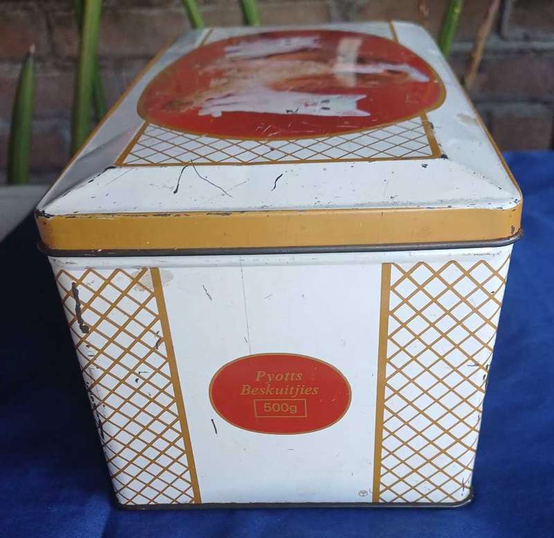 Vintage Pyotts tin