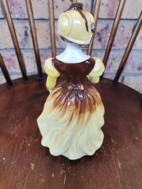 Coalport figurine - Letter from a lover