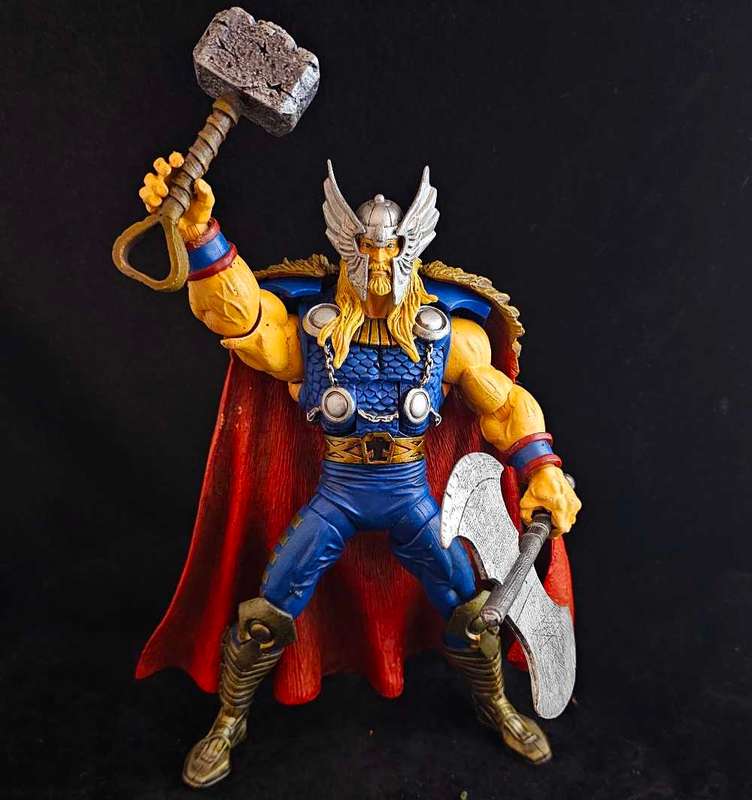 Hasbro Marvel Legends Rune King Thor