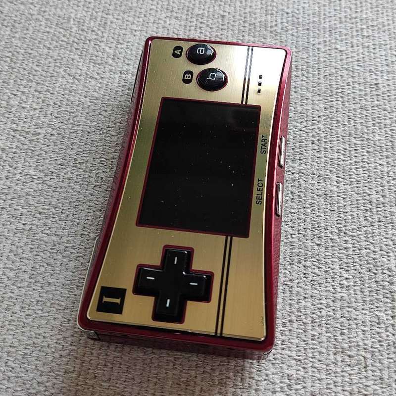 Gameboy Micro + Super Mario Bros