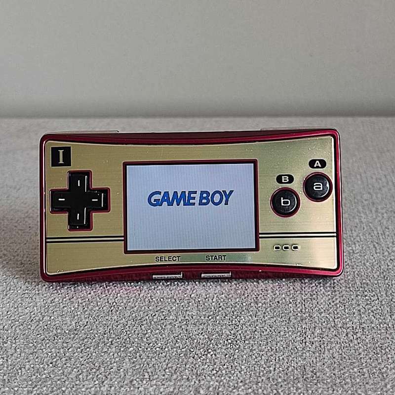 Gameboy Micro + Super Mario Bros
