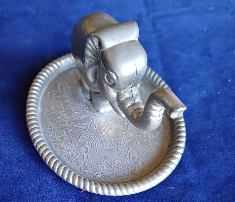 Vintage elephant ring holder/ornament