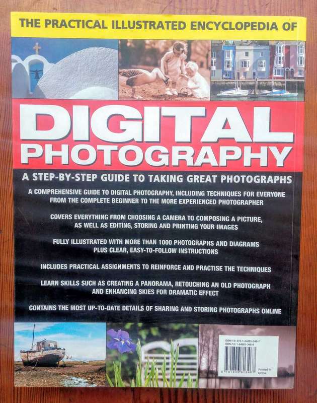 The Practical illustrated Encyclopaedia of Digital Photography by Steve Luck