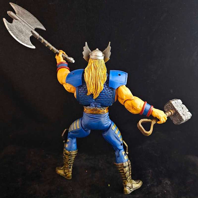Hasbro Marvel Legends Rune King Thor