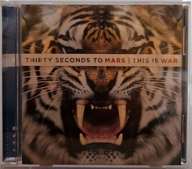 Thirty Seconds to Mars This is War   (764)