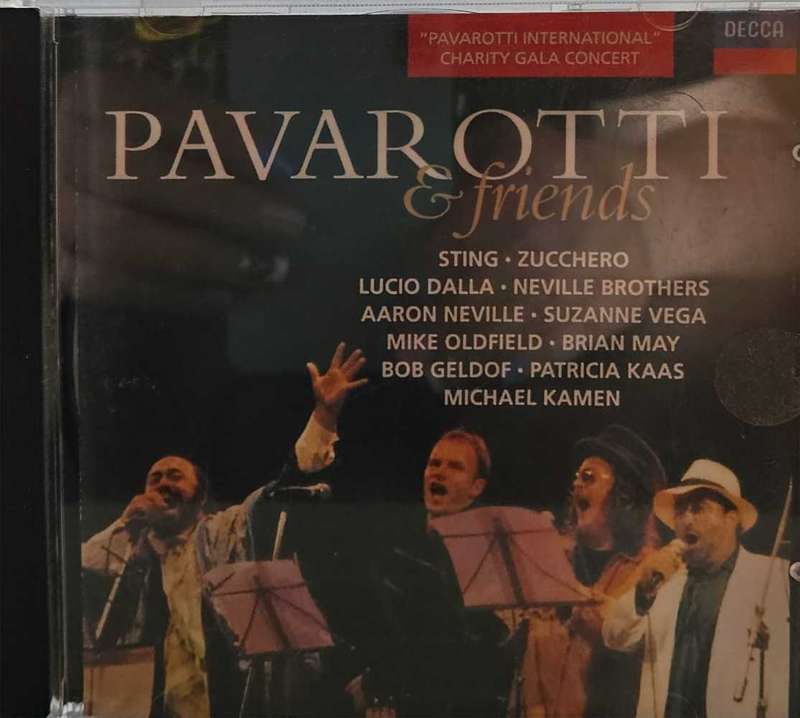 Pavarotti & Friends   321