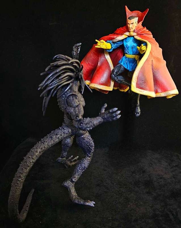 ToyBiz Marvel Legends Doctor Strange