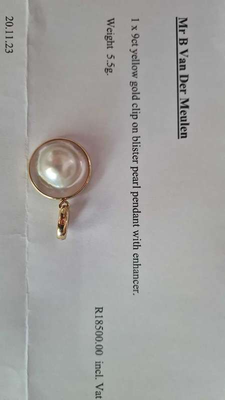 Blister pearl pendant on 9 ct yg