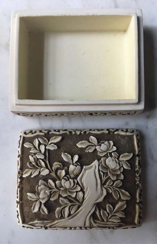 Vintage Chinese Cinnabar jewellery box