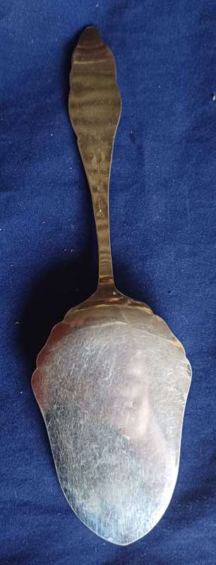 Elwezetta cake lifter
