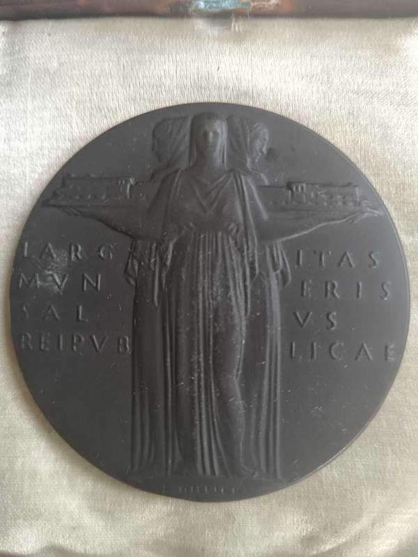 Bronze Medallion with Original Case for National Emergency  General Strike May 1926
