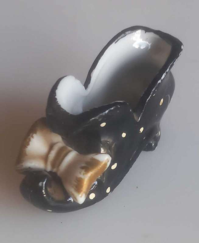 Small shoe ornament