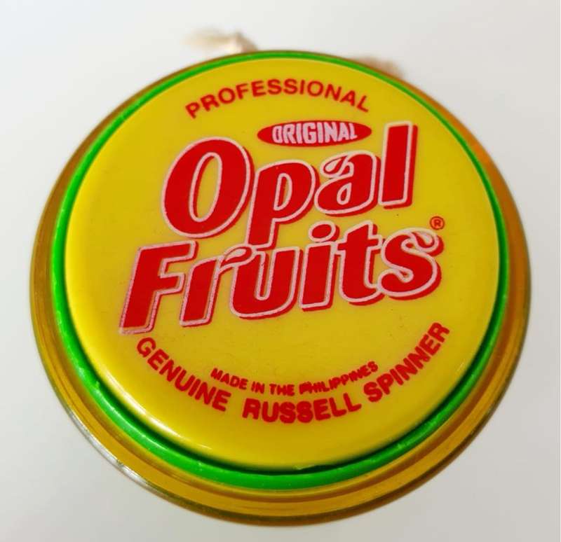STUNNING VINTAGE YO YO - OPAL FRUIT BRANDED - LAST ONE