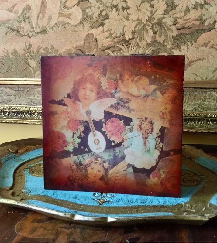 Decoupage jewellery box with clock