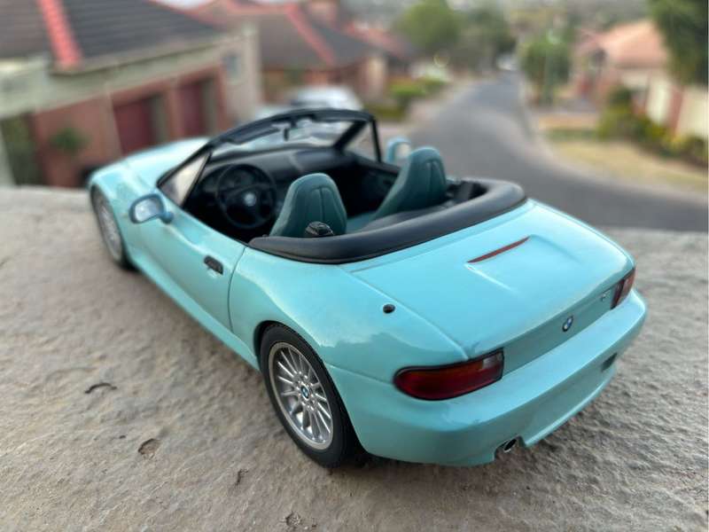 1999 BMW Z3 E36/7 ROADSTER 2.8 MINT GREEN UT MODELS 1/18 Diecast model