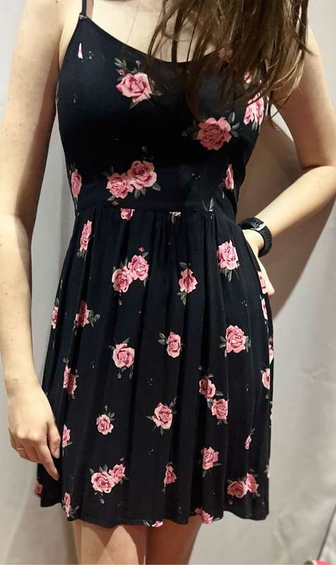 Summer H&M viscose black roses dress - size 8