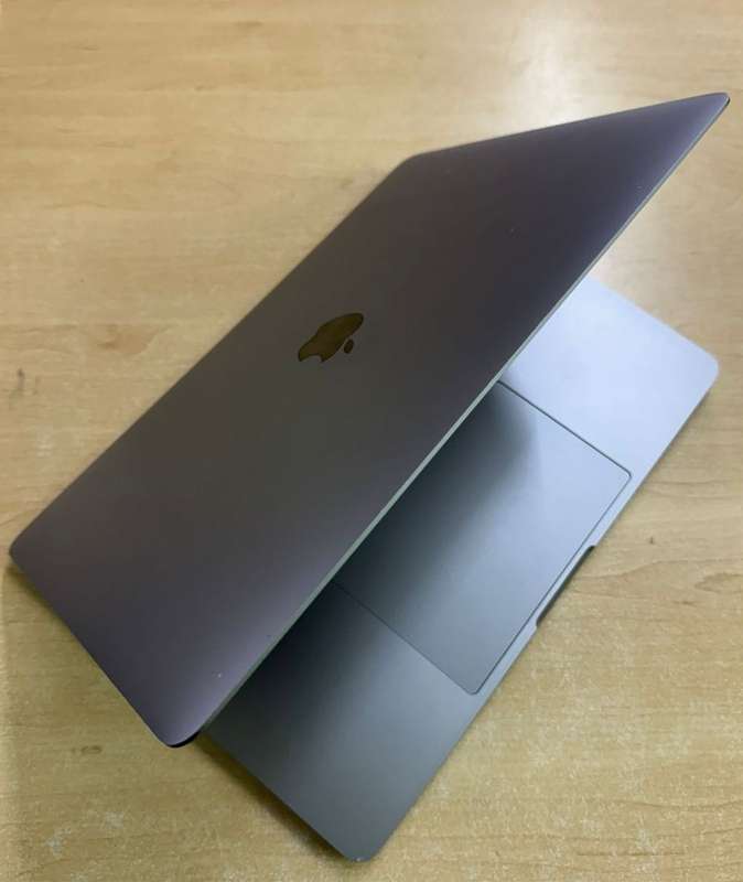 MacBook Pro (13-inch, 2019, Two Thunderbolt 3 ports) i5 |  8GB | 512GB Mac SSD Touchbar - A/B -Grade