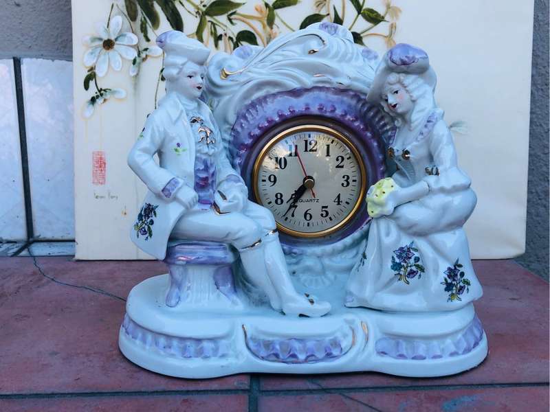 Stunning ceramic clock with a quartz movement
