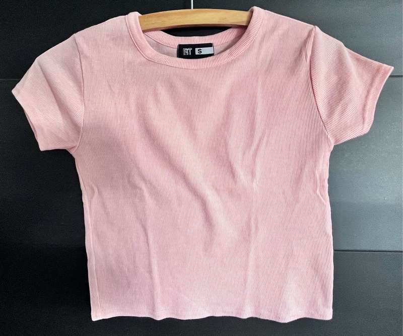 Apricot crop top t-shirt (size small RT)
