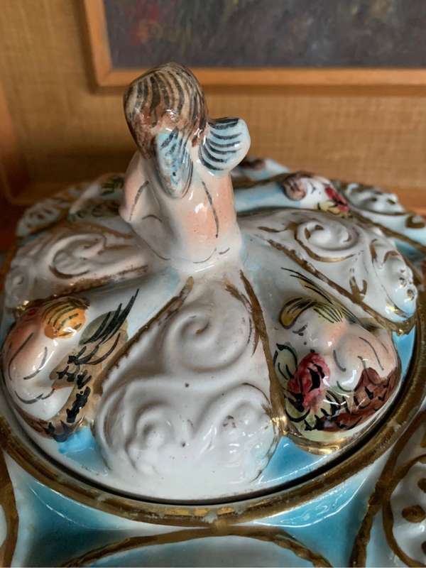 Capodimonte lidded cherub bowl