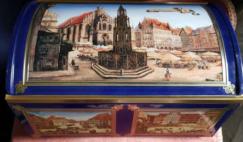 LEBKUCHEN SCHMIDT Large German Cookie Biscuit Tin Chest Vintage