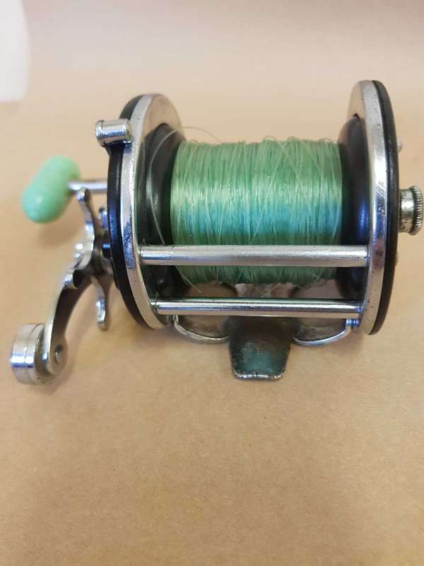 Penn 160. Backelite spool.